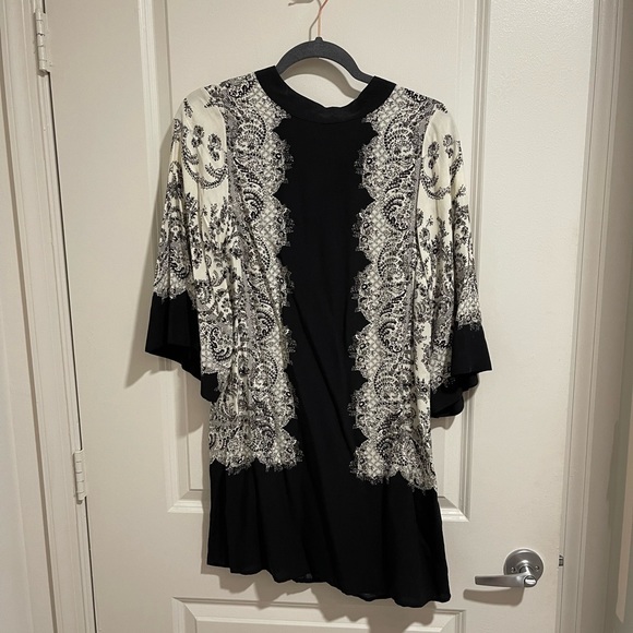 NWT H&M Flutter Sleeve Pattern Dress - Picture 1 of 6
